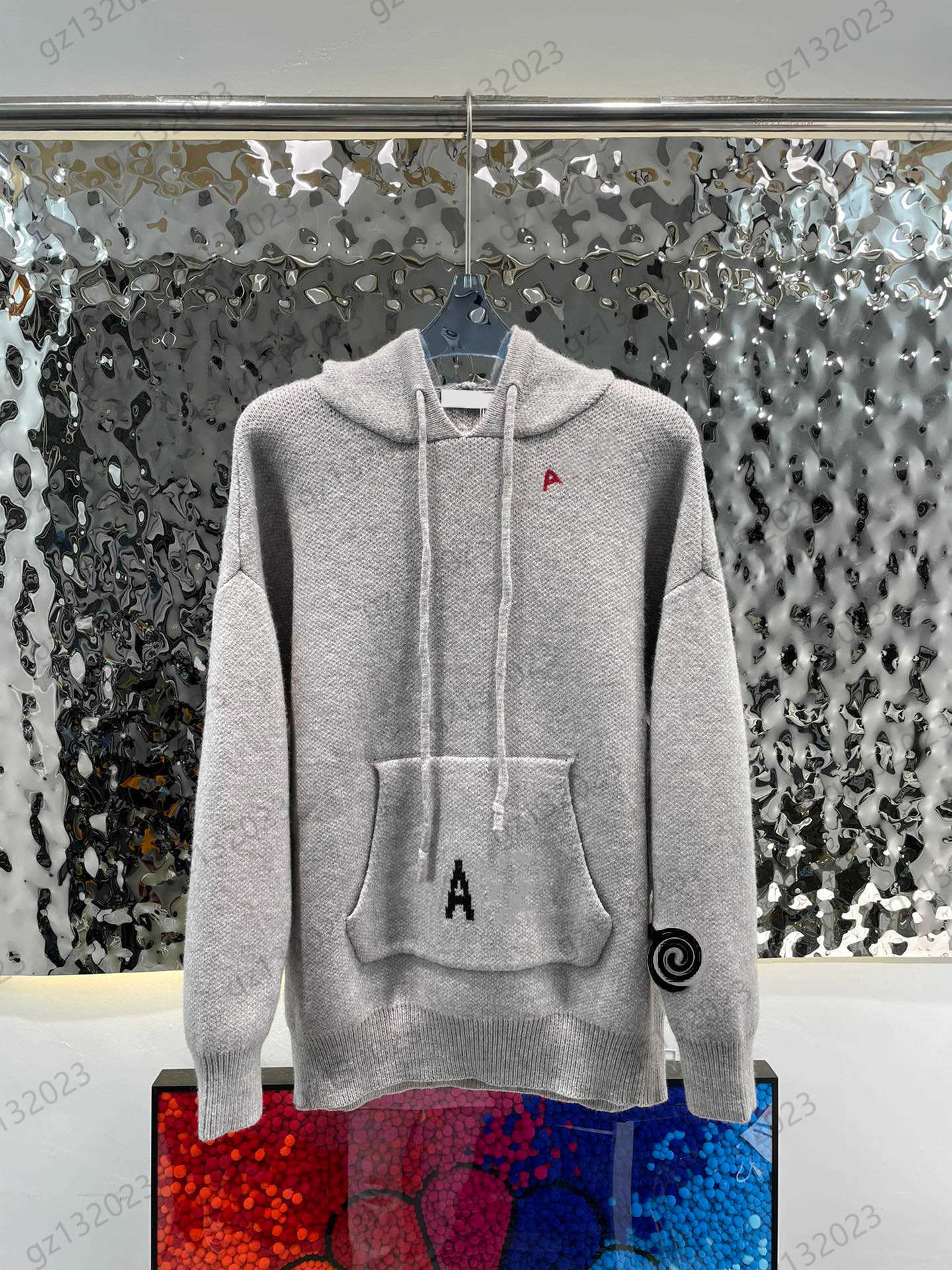 Womens Sweater Brand Classic Logo Letter Embroidery Hooded Draw Rope Knit Sweaters Front Large Pocket Design Left Shoulder Pullover Tops Sports Style Women Apparel
Womens Sweater Brand Classic Logo Letter Embroidery Hooded Draw Rope Knit Sweaters Front Large Pocket Design Left Shoulder Pullover Tops Sports Style Women Apparel