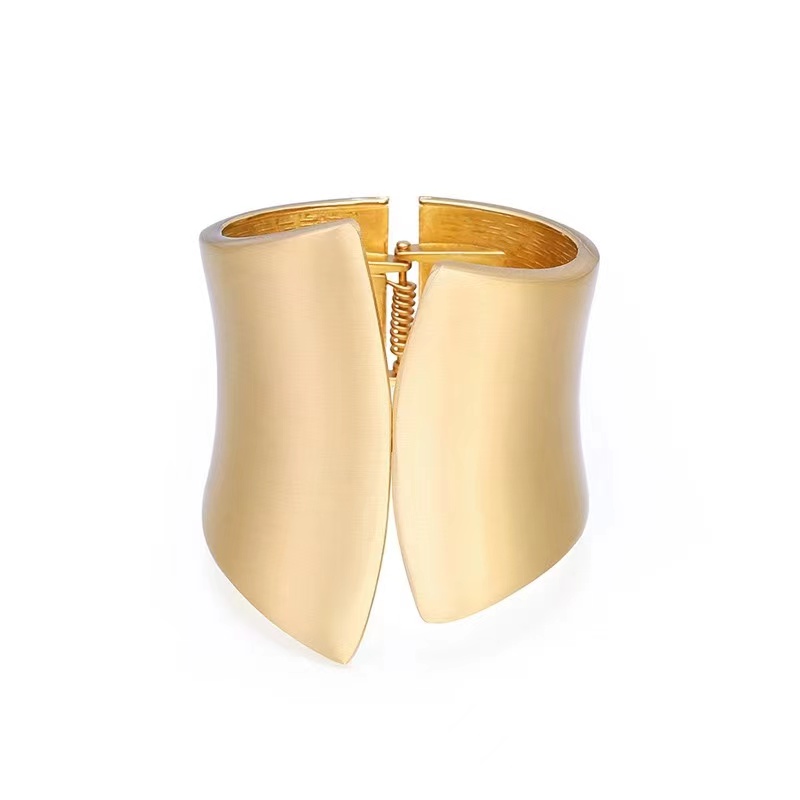 bangle bracelet link chain chains men couple Wedding silver gold gift designer bracelets for women fashion exaggerated asymmetric wide edge alloy opening silver 22
bangle bracelet link chain chains men couple Wedding silver gold gift designer bracelets for women fashion exaggerated asymmetric wide edge alloy opening silver 22