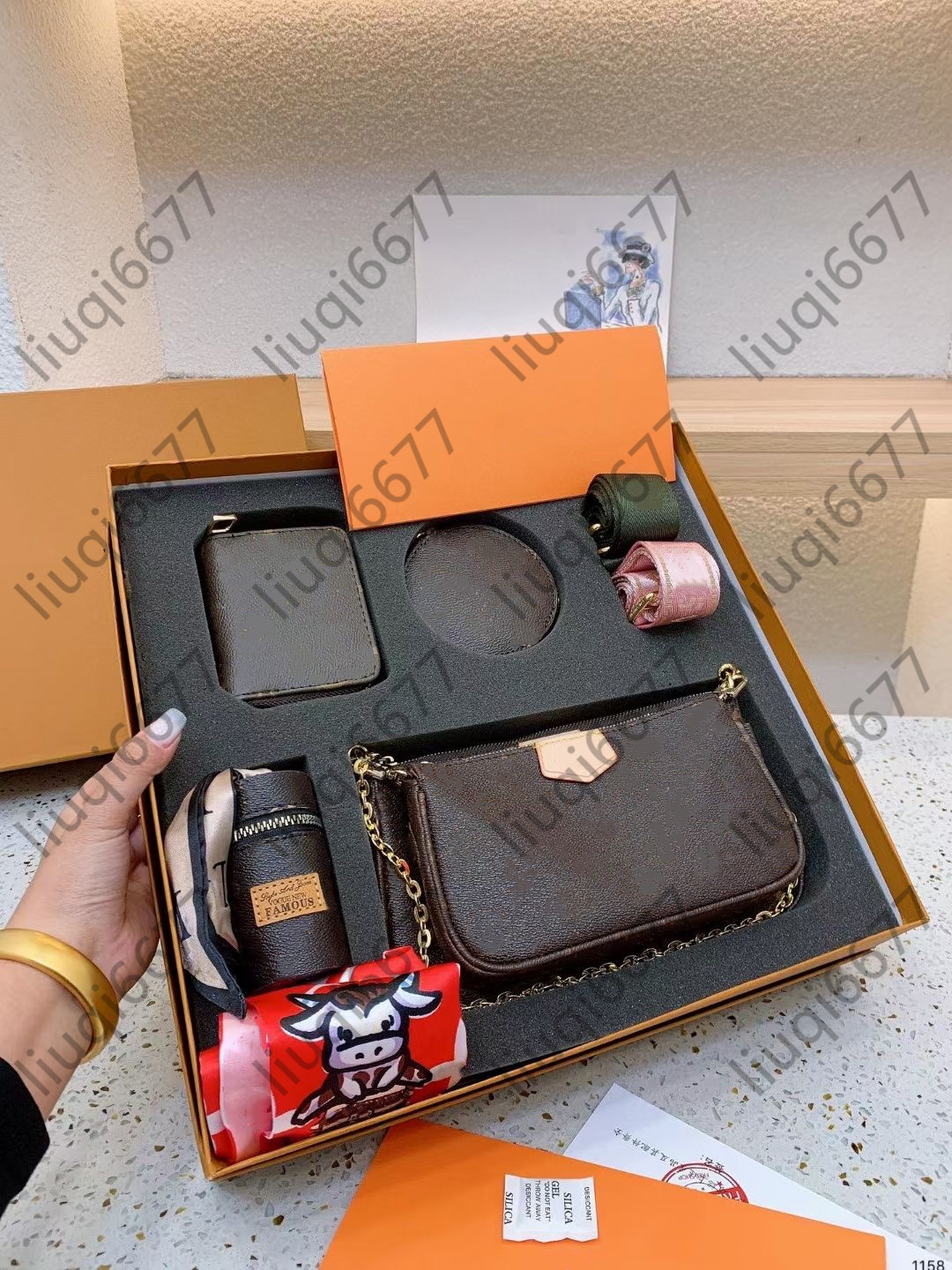 Fashion Designer bags 5A Genuine Leather Lady Bag Crossbody Shoulder Bags and 2 set straps wallet Silk scarves Women handbags purses cross body purse With Gift Box, Show picture
Fashion Designer bags 5A Genuine Leather Lady Bag Crossbody Shoulder Bags and 2 set straps wallet Silk scarves Women handbags purses cross body purse With Gift Box, Show picture
