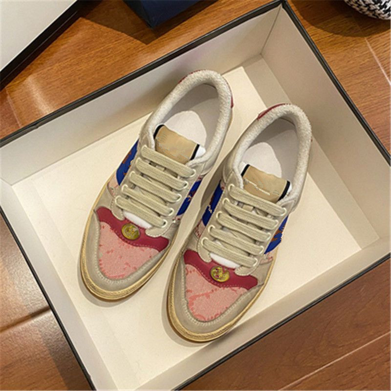 Screener sneaker beige Butter Dirty leather Shoes running vintage Red and Green Web stripe Luxurys Designers Sneakers Bi-color rubber sole Classic Casual Shoe01 asq
Screener sneaker beige Butter Dirty leather Shoes running vintage Red and Green Web stripe Luxurys Designers Sneakers Bi-color rubber sole Classic Casual Shoe01 asq