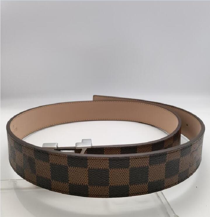 2021Fashion Belts Womens men designers belt Leather Black Brown Classic Casual Belt cinturones de dise With gift box, Belt plus gift box
2021Fashion Belts Womens men designers belt Leather Black Brown Classic Casual Belt cinturones de dise With gift box, Belt plus gift box