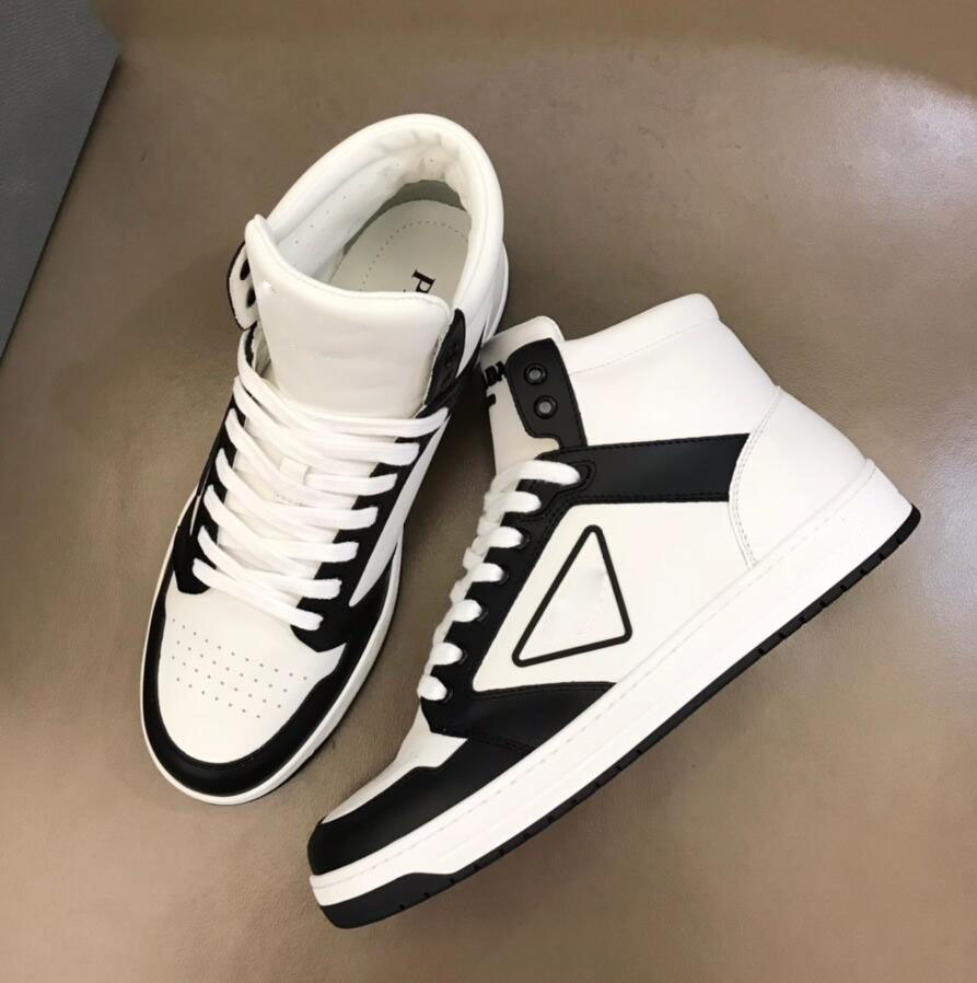 Top Design Men Downtown Leather Sneakers Shoes Breath Rubber Triangle High Top Skateboard Walking District Technical Fabric Whoesale Trainers EU38-46
Top Design Men Downtown Leather Sneakers Shoes Breath Rubber Triangle High Top Skateboard Walking District Technical Fabric Whoesale Trainers EU38-46