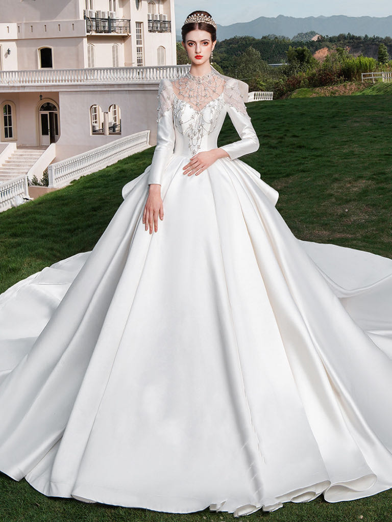 2022 Arabic Charming a line Wedding Dresses Illusion full Lace Appliques Crystal Beading satin long Sleeves Chapel Train Formal Bridal Gowns Plus Size, White long train
2022 Arabic Charming a line Wedding Dresses Illusion full Lace Appliques Crystal Beading satin long Sleeves Chapel Train Formal Bridal Gowns Plus Size, White long train