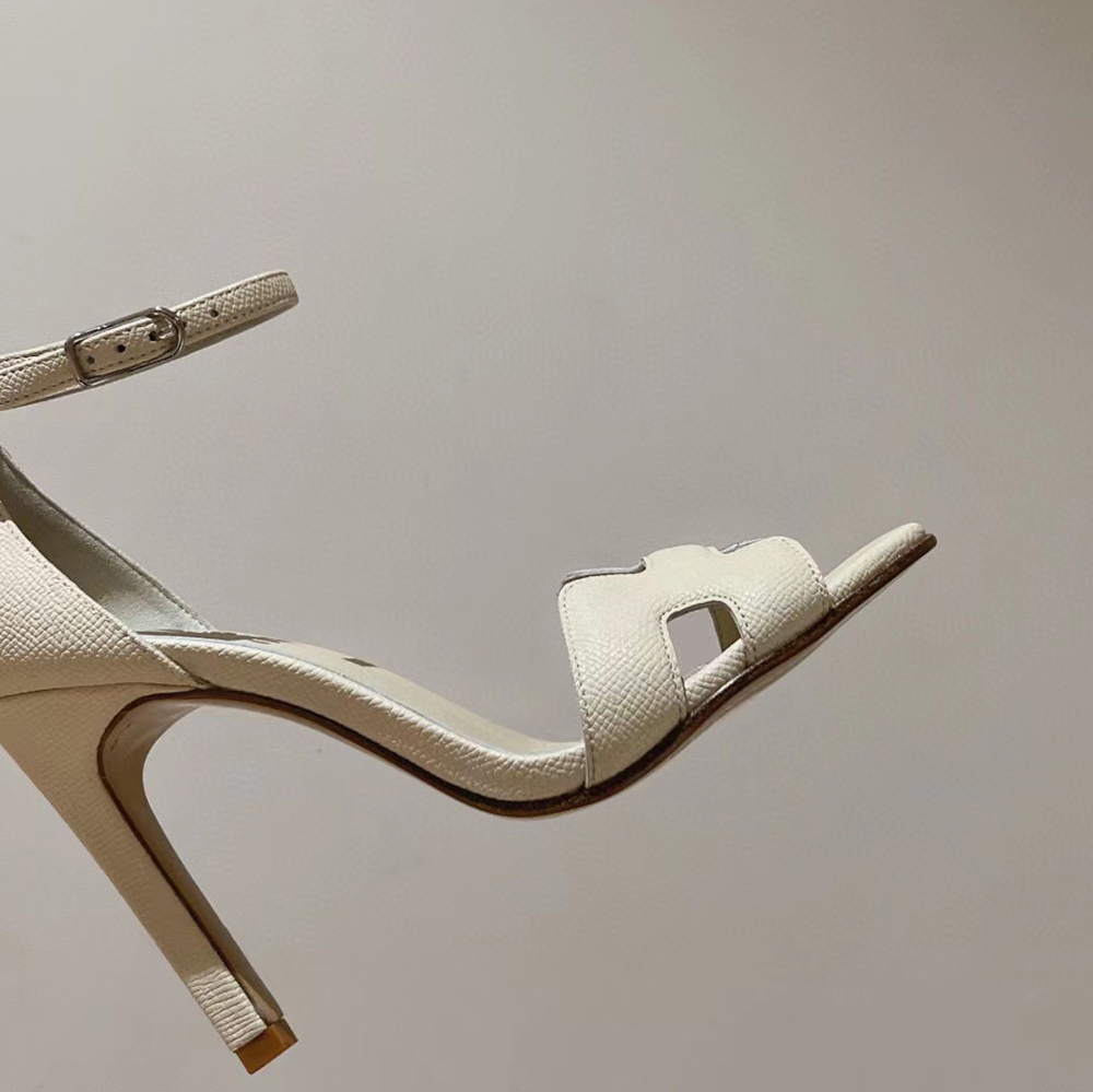 621s Sandals classic Ladies Sandals Summer high heeled shoes Women Back strap Leather stiletto sandanls 10.5cm sexy Luxury Designers Sandal Eveni, 1yellow cover heel 16#
621s Sandals classic Ladies Sandals Summer high heeled shoes Women Back strap Leather stiletto sandanls 10.5cm sexy Luxury Designers Sandal Eveni, 1yellow cover heel 16#