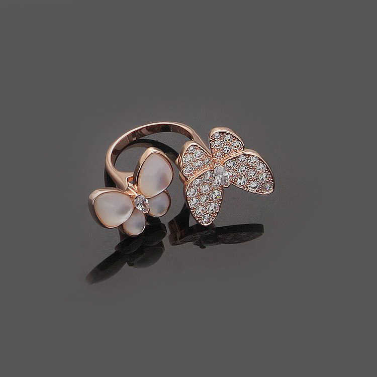 2022 Luxury designer jewelry Men and Women rings Gold double Butterfly white shell with diamond opening rings fashion holiday gift no box
2022 Luxury designer jewelry Men and Women rings Gold double Butterfly white shell with diamond opening rings fashion holiday gift no box