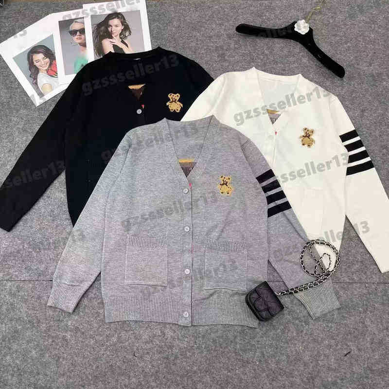 Designer Cardigan Womens Sweaters Fashion Brand Animal Print Logo Embroidery Knitted Cardigans V-neck Thick Autumn Warm Sweater Jackets, 14
Designer Cardigan Womens Sweaters Fashion Brand Animal Print Logo Embroidery Knitted Cardigans V-neck Thick Autumn Warm Sweater Jackets, 14