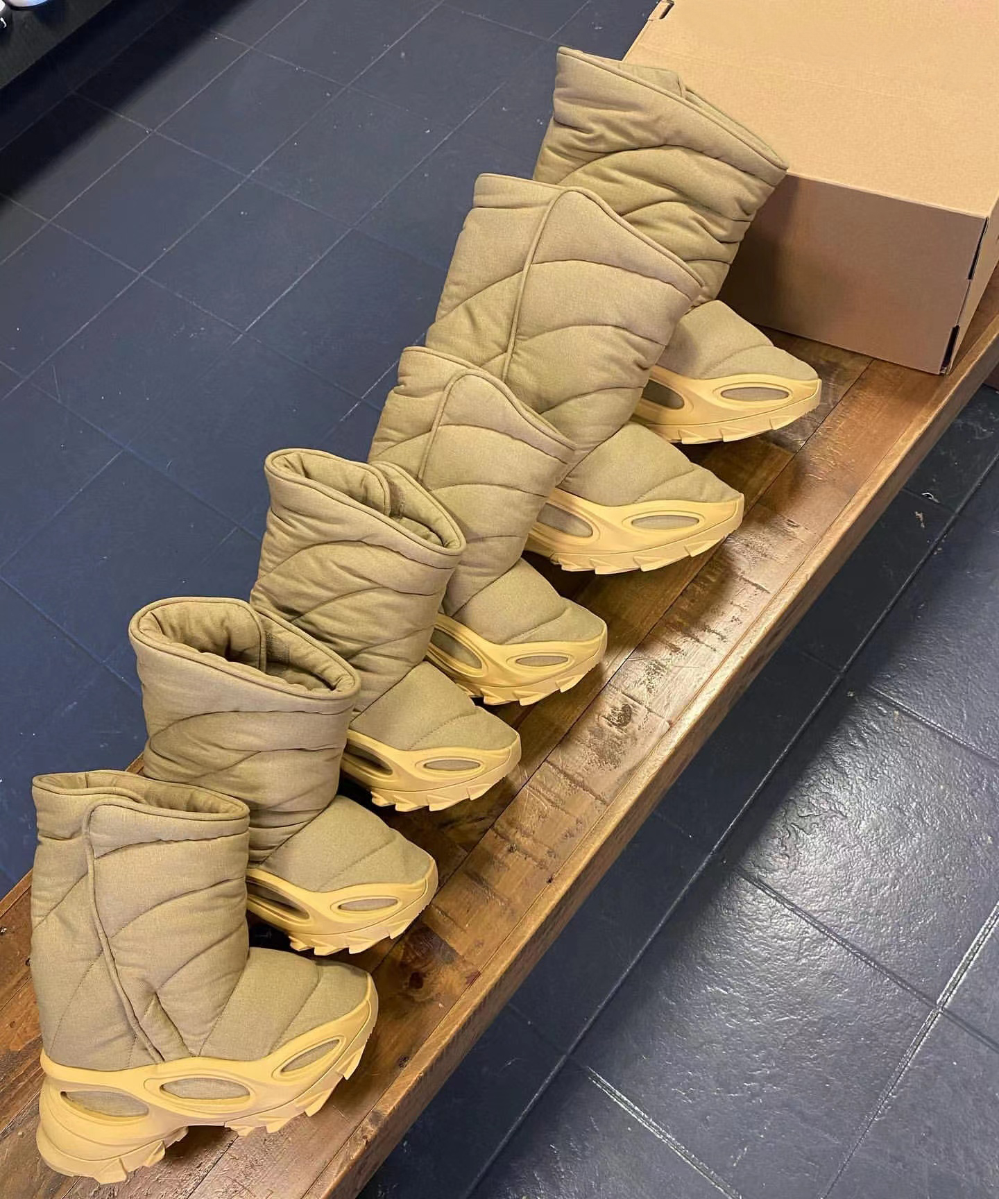 NSLTD boots women designer shoes winter warm luxury shoe knit RNR boot sulfur khaki fashion men sneakers waterproof outdoor sneaker, Color 5
NSLTD boots women designer shoes winter warm luxury shoe knit RNR boot sulfur khaki fashion men sneakers waterproof outdoor sneaker, Color 5