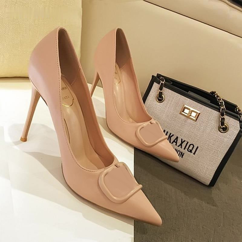 2022 V Brand Women Dress Shoes Buckle 10cm High Heels Ladies Wedding Black Metal V Tacones Pointy Thin Sexy size 34-44, With box + red dust bag
2022 V Brand Women Dress Shoes Buckle 10cm High Heels Ladies Wedding Black Metal V Tacones Pointy Thin Sexy size 34-44, With box + red dust bag