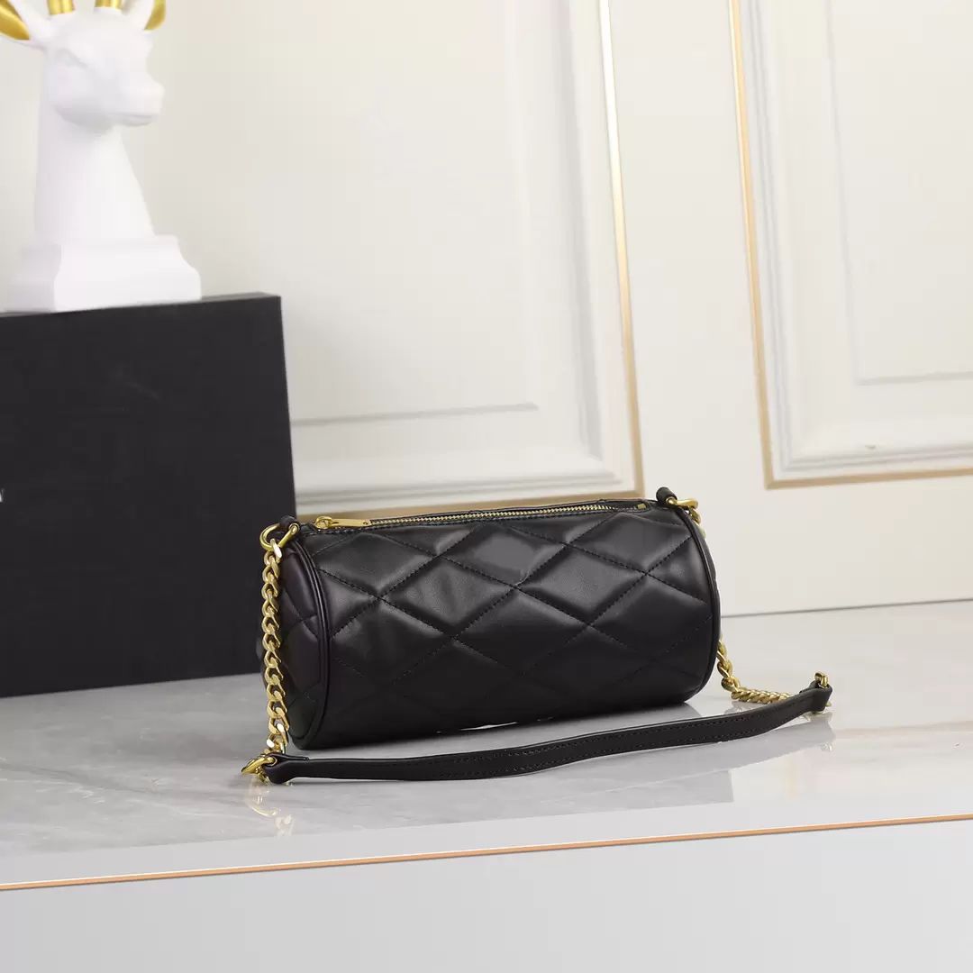 Famous brand Mini Tube Bag Quilted Lambskin Handbag Womens Summer Luxury New Arrived 699703 Metal Hardware Leather&Chains Shoulder Strap Underarm Bags Purse, Black
Famous brand Mini Tube Bag Quilted Lambskin Handbag Womens Summer Luxury New Arrived 699703 Metal Hardware Leather&Chains Shoulder Strap Underarm Bags Purse, Black