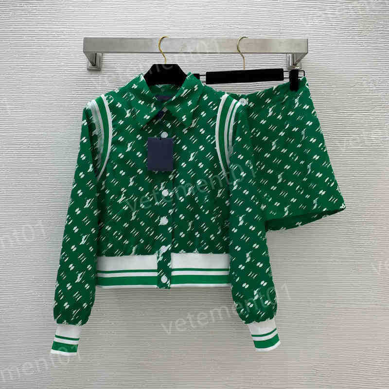 Womens Two Piece Pants Threaded Patchwork Classic Logo Print Jacket Shorts 2 Piece Sets Luxury Tracksuits Designer Women Clothing Sizes S
Womens Two Piece Pants Threaded Patchwork Classic Logo Print Jacket Shorts 2 Piece Sets Luxury Tracksuits Designer Women Clothing Sizes S
