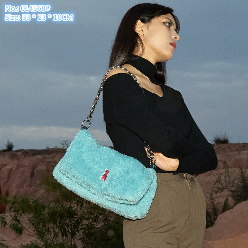 Wholesale ladies shoulder bags 2 colors sweet little fresh plush handbag winter personalized embroidery chain bag flip lambswool fashion mobile phone coin purse, Blue-014568#
Wholesale ladies shoulder bags 2 colors sweet little fresh plush handbag winter personalized embroidery chain bag flip lambswool fashion mobile phone coin purse, Blue-014568#