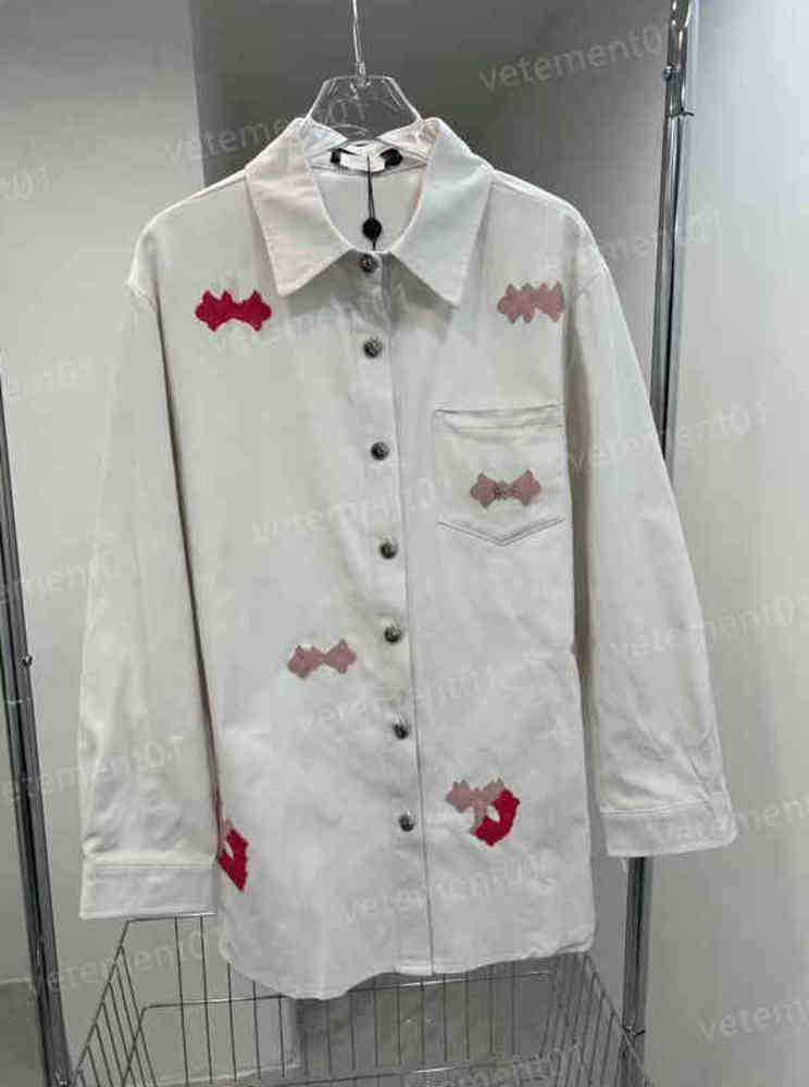 Womens Blouses Shirts Tops Autumn And Winter Cross Embroidered Thick Denim Shirts Fashion Casual Luxury Blouses Designer For Women 0912
Womens Blouses Shirts Tops Autumn And Winter Cross Embroidered Thick Denim Shirts Fashion Casual Luxury Blouses Designer For Women 0912