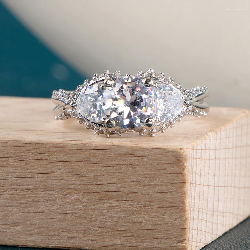 Wedding Rings Engagement Bands For Women Gorgeous Square Cubic Zircon Proposal Ring High Quality Silver Color Fashion Jewelry
Wedding Rings Engagement Bands For Women Gorgeous Square Cubic Zircon Proposal Ring High Quality Silver Color Fashion Jewelry