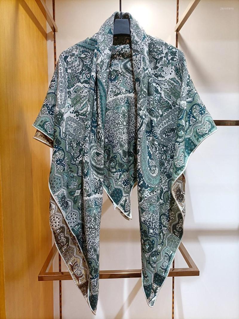 Scarves High-end Elegant Women's Classic Cashew Flower Exotic Double-sided Printed High Quality Silk Wool Warm Large Scarf Shawl Wrap
Scarves High-end Elegant Women's Classic Cashew Flower Exotic Double-sided Printed High Quality Silk Wool Warm Large Scarf Shawl Wrap