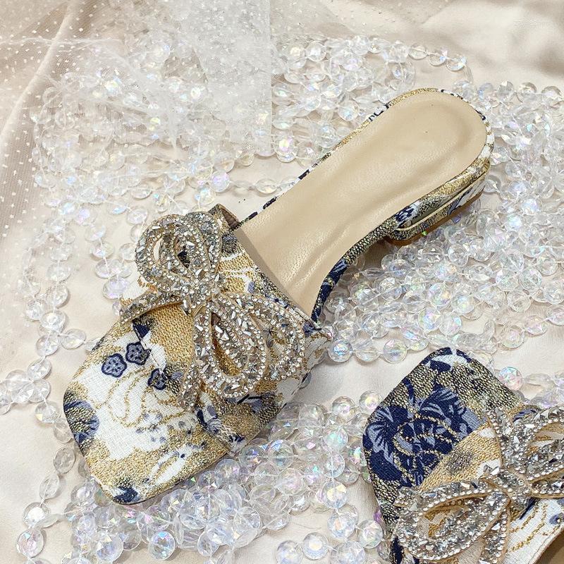 Slippers Woman Shoes 2022 Summer Women's Thick Heel Sandals And Outer Wear Fashion Flat Out, Porcelain
Slippers Woman Shoes 2022 Summer Women's Thick Heel Sandals And Outer Wear Fashion Flat Out, Porcelain