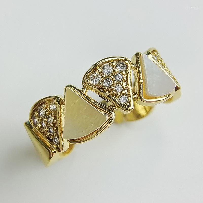 Wedding Rings Modern Stylish Geometric Fan Shaped Mirco Zircon Inlaid Crystal Jewelry For Women Classic Fashion Accessories Gifts
Wedding Rings Modern Stylish Geometric Fan Shaped Mirco Zircon Inlaid Crystal Jewelry For Women Classic Fashion Accessories Gifts