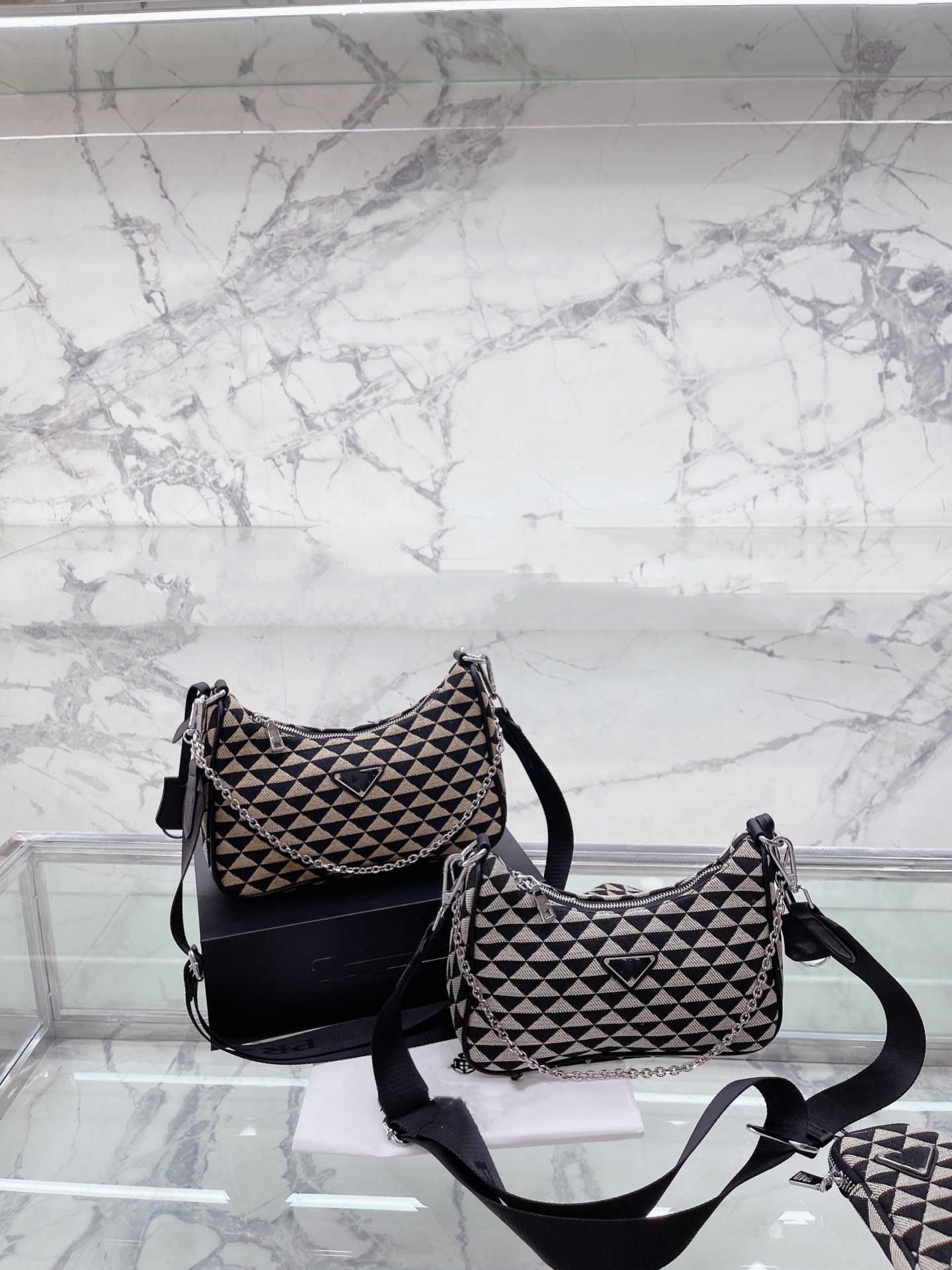 Fashion Patchwork Prad Shoulder Bags Luxury Designer Bags Crossbody Handbags Underarm bag, Yellow
Fashion Patchwork Prad Shoulder Bags Luxury Designer Bags Crossbody Handbags Underarm bag, Yellow