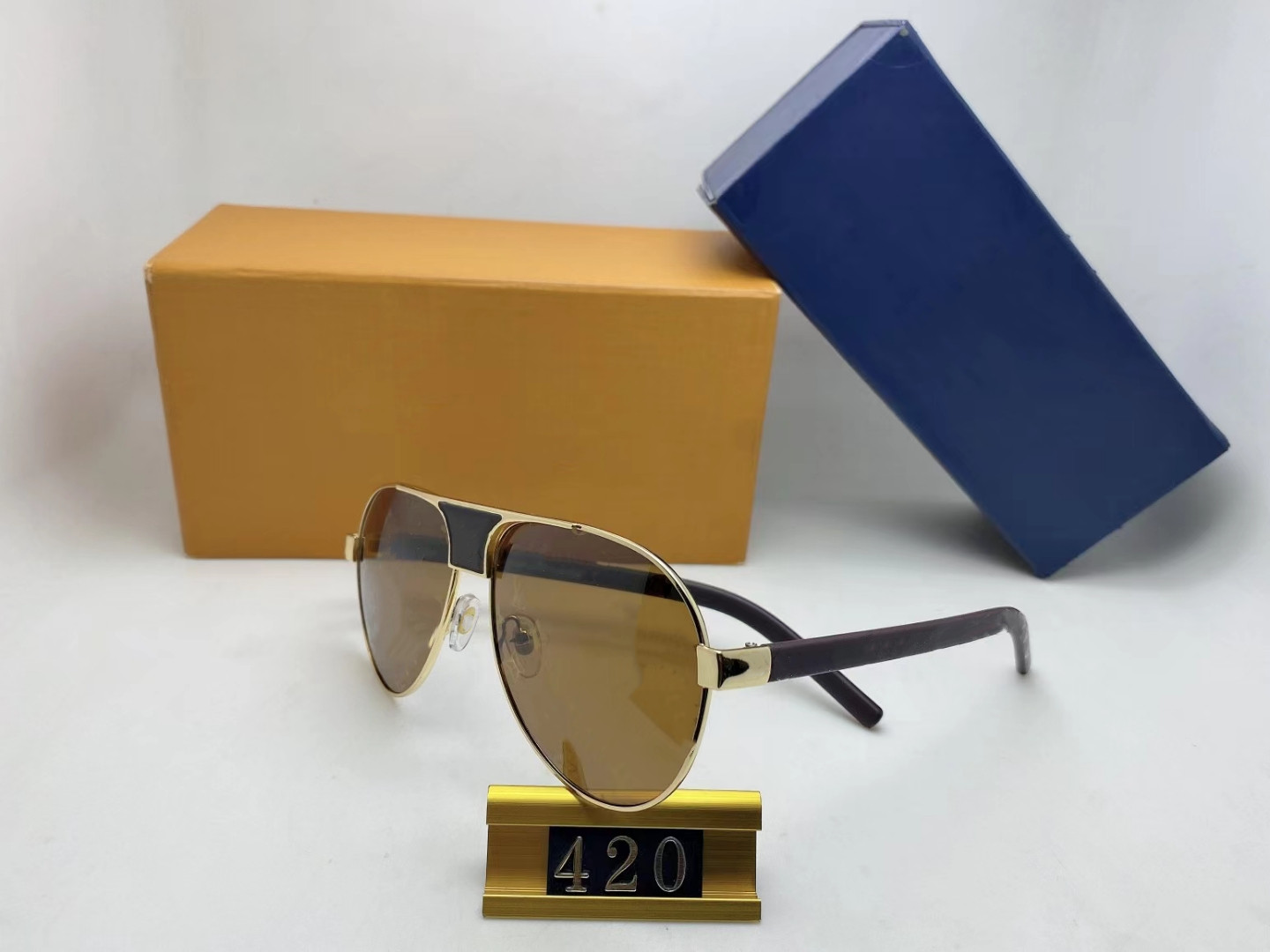 Luxury Sunglasses 420full frame Vintage designer Evidenc sunglasses for men Shiny Gold Logo Hot sell plated Top
Luxury Sunglasses 420full frame Vintage designer Evidenc sunglasses for men Shiny Gold Logo Hot sell plated Top