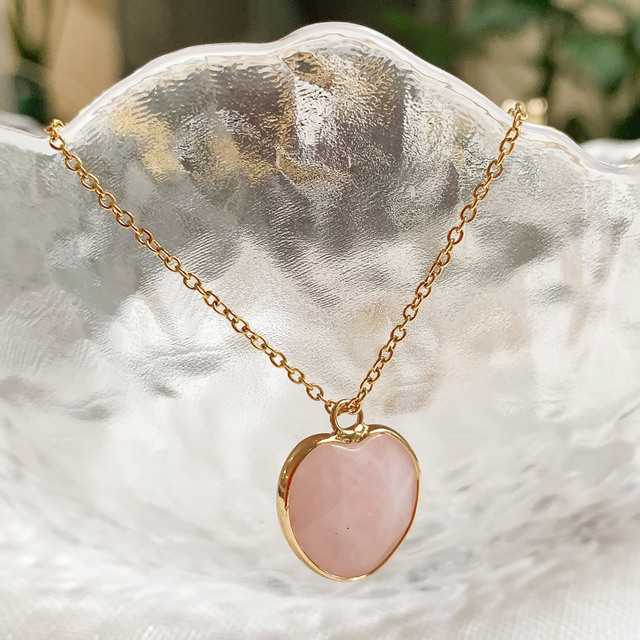 Heart Pendant Necklace for Women Love Sweet Heart Charm Natural Quartz Stone Turquoise Opal Pink Crystal Pendulum Necklaces