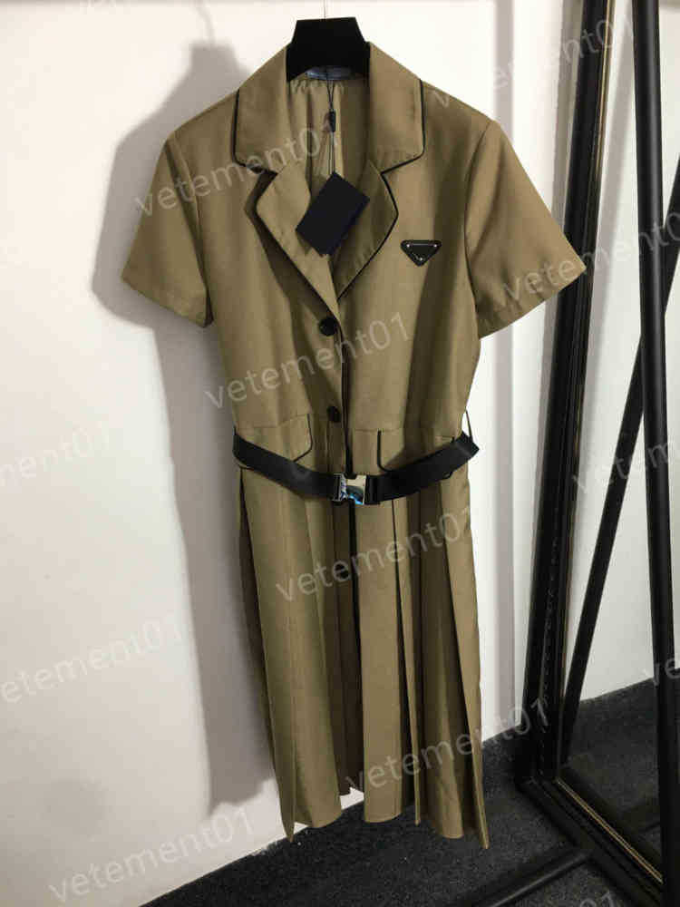 Designer Womens Dresses P..d Letter Print Belted Waist Pleated Short-sleeved Suit Dress Women Luxury Summer Party Dresses 0912
Designer Womens Dresses P..d Letter Print Belted Waist Pleated Short-sleeved Suit Dress Women Luxury Summer Party Dresses 0912
