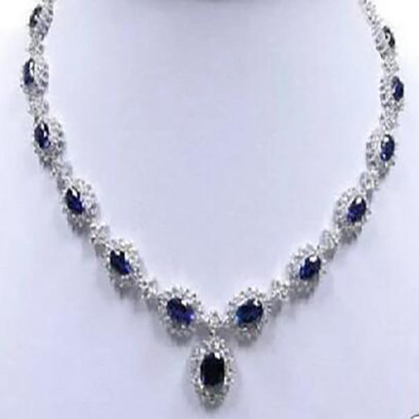 Stunning Very beautiful precious White Blue Crystal Necklace 18" 
Stunning Very beautiful precious White Blue Crystal Necklace 18"