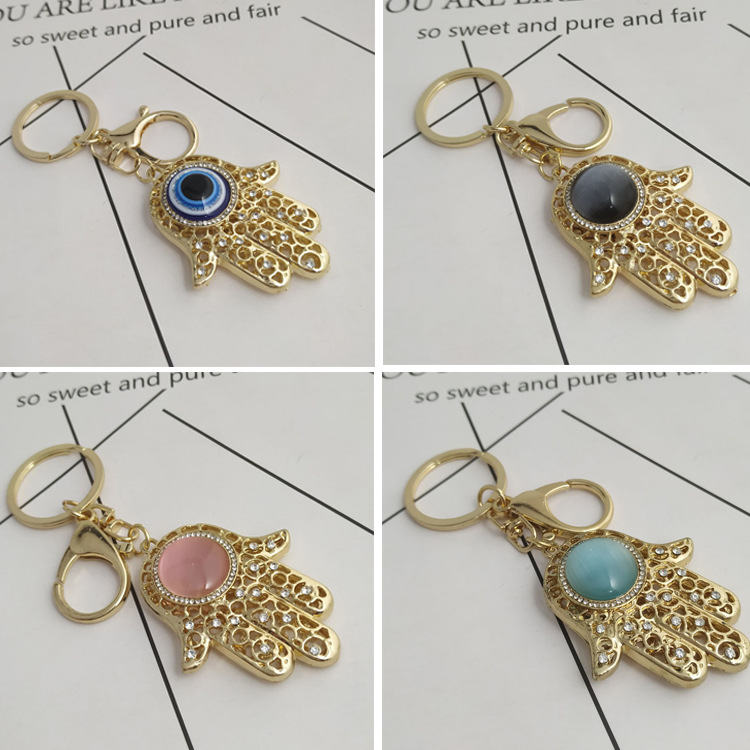 Creative Fatima's Hand Keychain Pendant Korean Version Devil's Eye Bag Car Jewelry Keychains Gift Accessories
Creative Fatima's Hand Keychain Pendant Korean Version Devil's Eye Bag Car Jewelry Keychains Gift Accessories