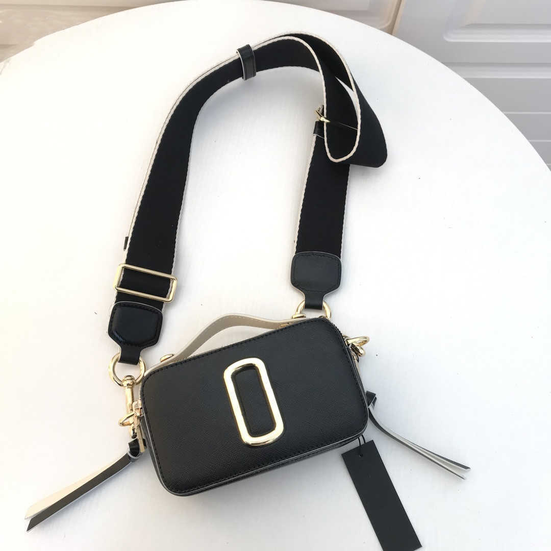 Luxurys Designers Bags women handbag crossbody bag shoulder lady wallet simple versatile metal letter leather solid leather Postman hand, No.16
Luxurys Designers Bags women handbag crossbody bag shoulder lady wallet simple versatile metal letter leather solid leather Postman hand, No.16
