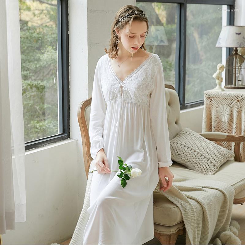Women's Sleepwear Sexy Lace V Neck Cotton Night Dress Women Vintage Victorian Nightgowns Long Robe Peignoir Ladies Nightwear Princess, White short sleeve
Women's Sleepwear Sexy Lace V Neck Cotton Night Dress Women Vintage Victorian Nightgowns Long Robe Peignoir Ladies Nightwear Princess, White short sleeve