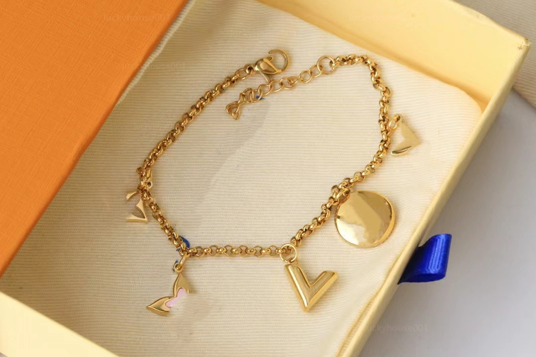 New Luxury Style Charm Womens Bangle Designer Letter Jewelry Crystal 18K Gold Plated Stainless Steel Wedding Lover Gift Hip Hop Bracelet Tri Color
New Luxury Style Charm Womens Bangle Designer Letter Jewelry Crystal 18K Gold Plated Stainless Steel Wedding Lover Gift Hip Hop Bracelet Tri Color