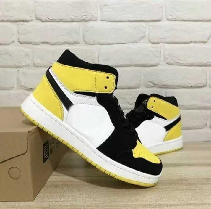 Jumpman 1 Basketball shoes High Men Women Mid SE Yellow Toe Black Shoes 852542-071 M2P7
Jumpman 1 Basketball shoes High Men Women Mid SE Yellow Toe Black Shoes 852542-071 M2P7