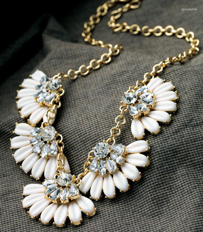 Choker 2022 Dress Accessories Resin Acrylic Zinc Alloy 3 Colors Opaque Leaf Classic Chokers Statement Necklace For Women
Choker 2022 Dress Accessories Resin Acrylic Zinc Alloy 3 Colors Opaque Leaf Classic Chokers Statement Necklace For Women