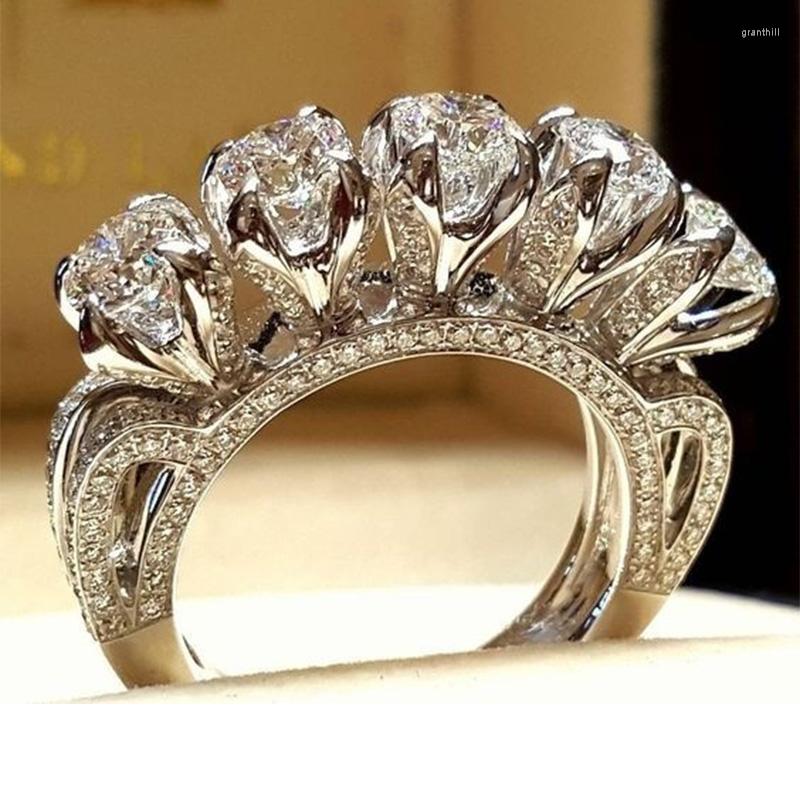 Wedding Rings Silver Color Designer Drilling Engagement For Women Party Gift Ladies Jewelry Brand Finger Wholesale Ring R5048
Wedding Rings Silver Color Designer Drilling Engagement For Women Party Gift Ladies Jewelry Brand Finger Wholesale Ring R5048
