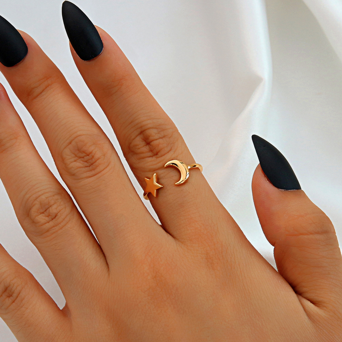 Midi Crescent Moon and Tiny Star ring Open Rings for Women Kunckle Ring Jewelry Bijoux Birthday Gifts R161
Midi Crescent Moon and Tiny Star ring Open Rings for Women Kunckle Ring Jewelry Bijoux Birthday Gifts R161