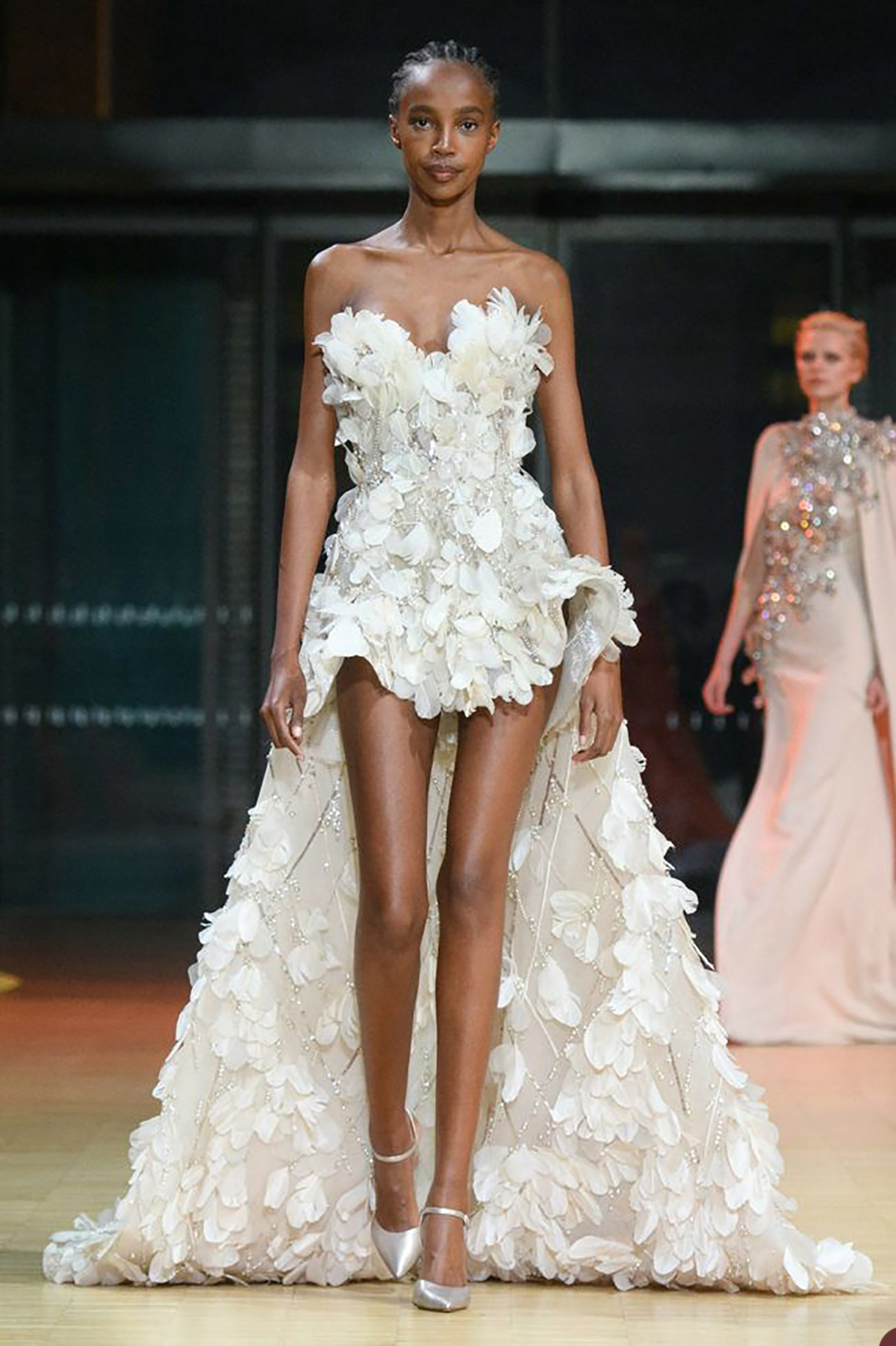 Chic 3D Flowers A Line Wedding Dress Sweetheart Neck Feather Appliques Beads Bridal Gowns vestido de casamento