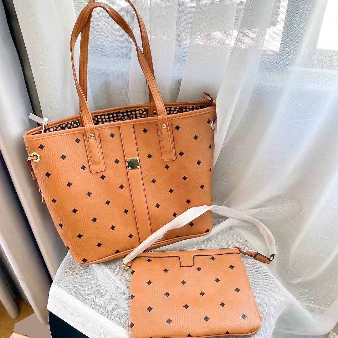 Designers Fashion MC Shopping bags crossbody Tote Women men handbag Luxurys shoulder clutch pochette Genuine Leather weekend cmomposite duffle travel pochette, Carton
Designers Fashion MC Shopping bags crossbody Tote Women men handbag Luxurys shoulder clutch pochette Genuine Leather weekend cmomposite duffle travel pochette, Carton