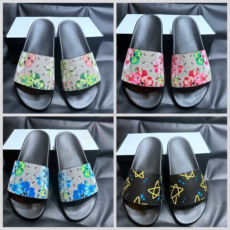 2022 new Designer Slides Mens Women Slippers Summer Sandals Beach Slide Flat platform Ladies Sandali Bathroom Shoes Flip Flops Striped, 35
2022 new Designer Slides Mens Women Slippers Summer Sandals Beach Slide Flat platform Ladies Sandali Bathroom Shoes Flip Flops Striped, 35