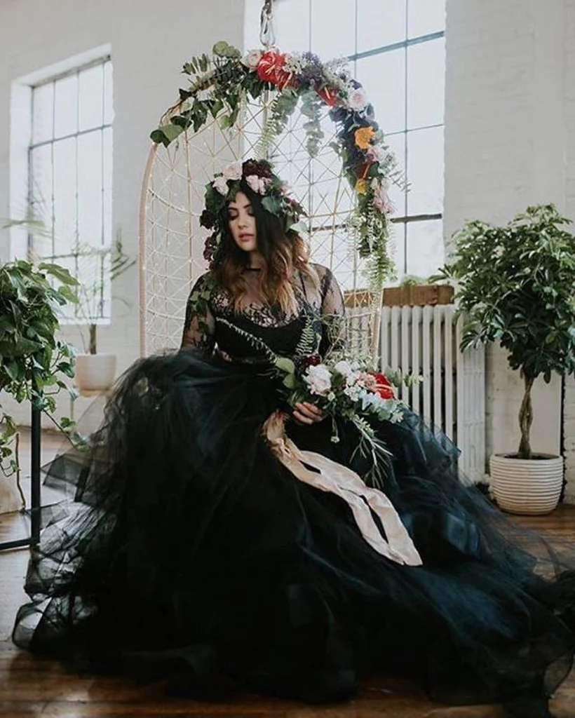 Two Pieces Black Gothic Wedding Dresses Bridal Gowns Long Sleeves Illusion Summer Boho Beach Tiered Piping Long Skirt Vintage Vestido De Novia 2023, Champagne
Two Pieces Black Gothic Wedding Dresses Bridal Gowns Long Sleeves Illusion Summer Boho Beach Tiered Piping Long Skirt Vintage Vestido De Novia 2023, Champagne