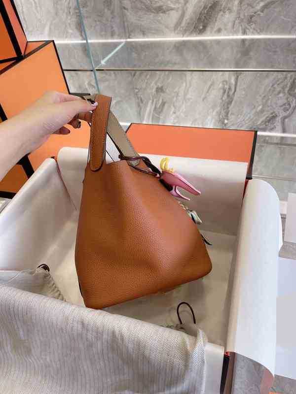 Shoulder Bags Luxury Food Basket Simple Bucket Bag Women's Wallet Designer Real Leather Handbags 1128, Split
Shoulder Bags Luxury Food Basket Simple Bucket Bag Women's Wallet Designer Real Leather Handbags 1128, Split