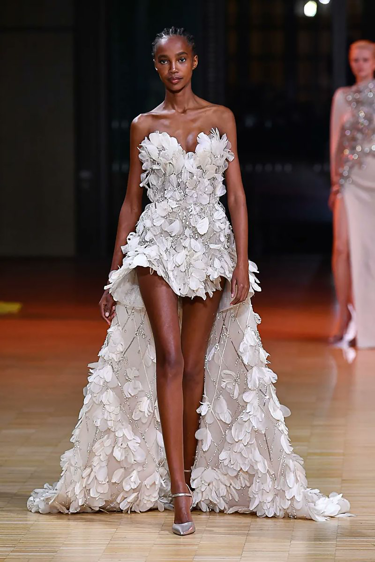 Chic 3D Flowers A Line Wedding Dress Sweetheart Neck Feather Appliques Beads Bridal Gowns vestido de casamento