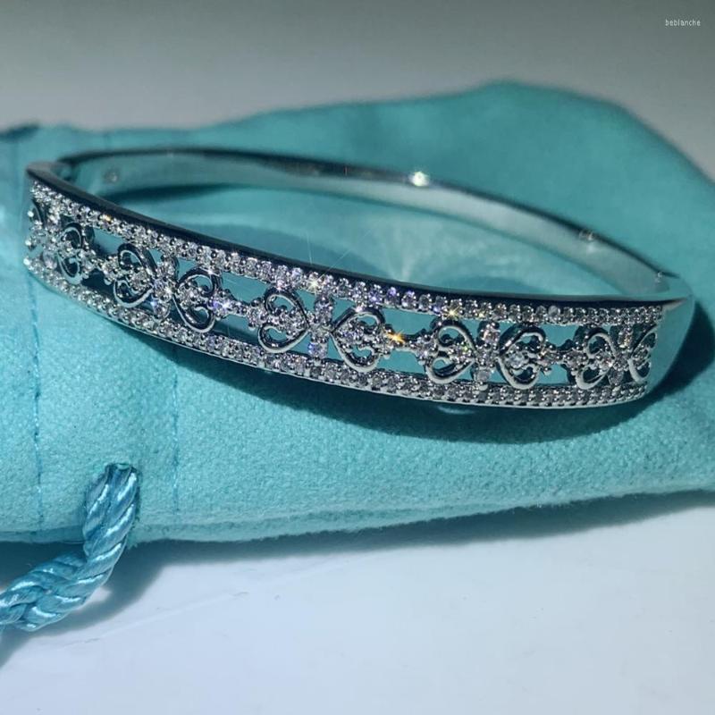 Bangle Brand Simple Fashion Jewelry 925 Sterling Silver Sweet Cut White Clear 5A Cubic Zirconia Wrist Women Wedding Gift
Bangle Brand Simple Fashion Jewelry 925 Sterling Silver Sweet Cut White Clear 5A Cubic Zirconia Wrist Women Wedding Gift