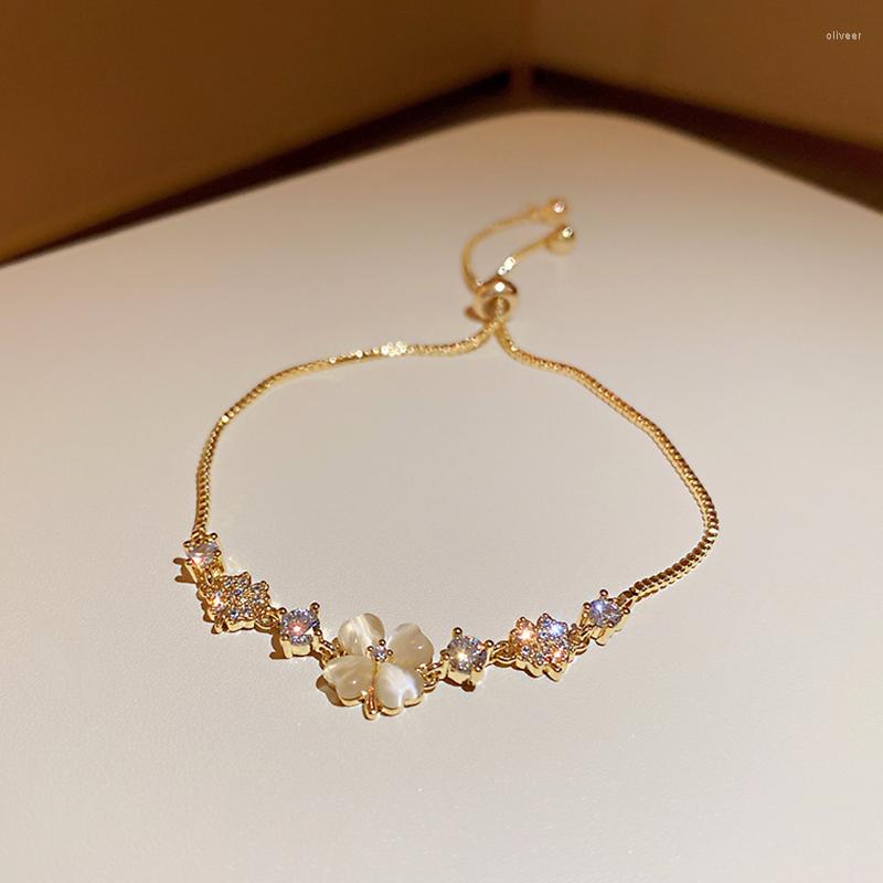 Link Bracelets Luxury Sparkling Opal Clover Adjustable Bracelet For Women Fashion Zircon Gold Color Wedding Jewelry Party Gift
Link Bracelets Luxury Sparkling Opal Clover Adjustable Bracelet For Women Fashion Zircon Gold Color Wedding Jewelry Party Gift
