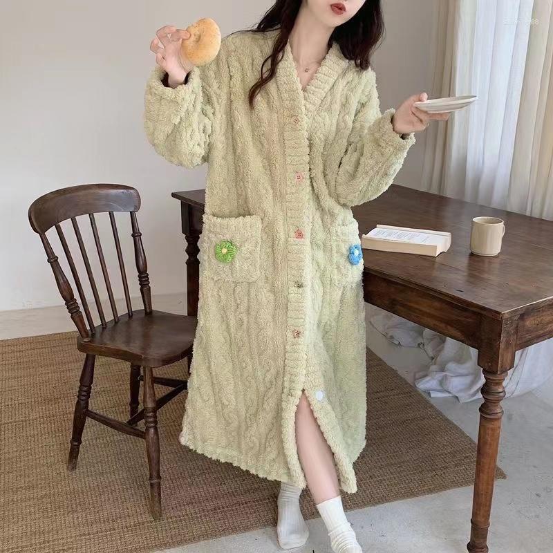 Women's Sleepwear 2022 Winter Coral Fleece Thicken Warm Nightdress V-Neck Flannel Robes Loose Long Sleeve Female Nightgown, Color1
Women's Sleepwear 2022 Winter Coral Fleece Thicken Warm Nightdress V-Neck Flannel Robes Loose Long Sleeve Female Nightgown, Color1