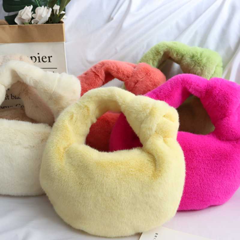 Totes Winter Women Faux Fur Shoulder Bags Solid Color Female Soft Plush Handbags Clutch Purse Fashion Design Ladies Tote Underarm Bags Y2211, Beige 
Totes Winter Women Faux Fur Shoulder Bags Solid Color Female Soft Plush Handbags Clutch Purse Fashion Design Ladies Tote Underarm Bags Y2211, Beige