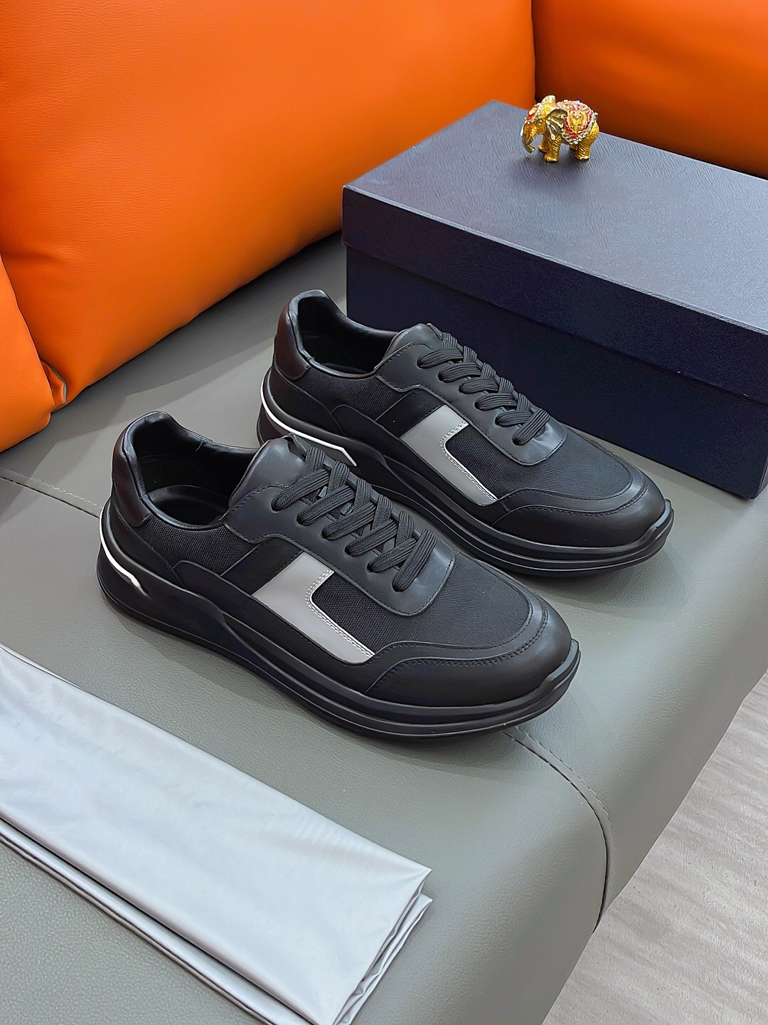 running shoes clogs trainers for men women des chaussure white black neon usa be true Black Leather Luxury Velvet Suede
running shoes clogs trainers for men women des chaussure white black neon usa be true Black Leather Luxury Velvet Suede