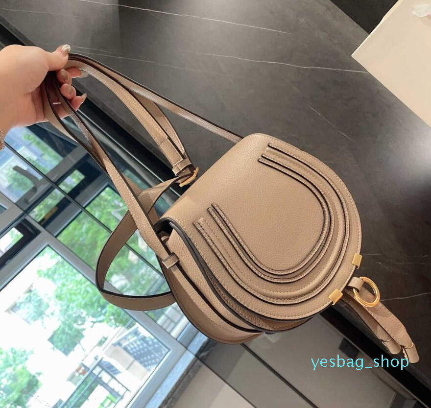 Women's MARCIE small crossbody saddles Bag 7A quality envelope Luxury Designer Clutch Flap mens wallets famous Multifunction handbag cowhide leather tote Bags 068
Women's MARCIE small crossbody saddles Bag 7A quality envelope Luxury Designer Clutch Flap mens wallets famous Multifunction handbag cowhide leather tote Bags 068