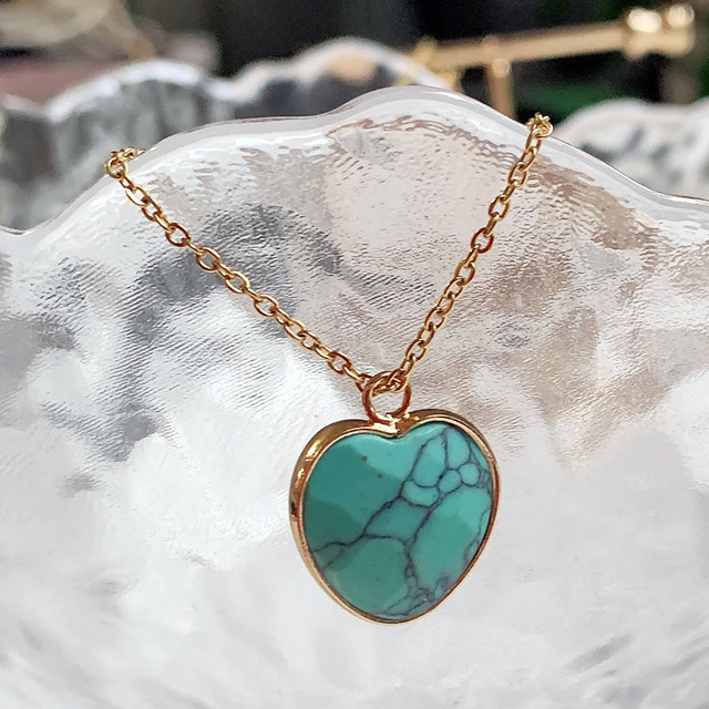 Heart Pendant Necklace for Women Love Sweet Heart Charm Natural Quartz Stone Turquoise Opal Pink Crystal Pendulum Necklaces