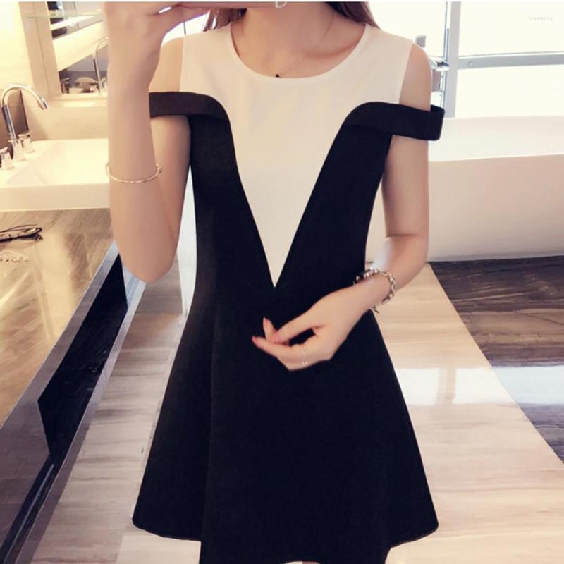 Hoodies Casual Mini Sleeve Patchwork O-neck Cold Shoulder Sukienki Damskie Summer 2022, C585-2
Hoodies Casual Mini Sleeve Patchwork O-neck Cold Shoulder Sukienki Damskie Summer 2022, C585-2