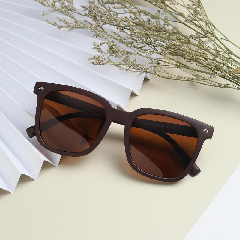 Sunglasses Vintage Brown Rivet Square Polarized Men 2022 Brand Design Fashion Decor Frame 90s Women Sun Glasses Shades UV400
Sunglasses Vintage Brown Rivet Square Polarized Men 2022 Brand Design Fashion Decor Frame 90s Women Sun Glasses Shades UV400