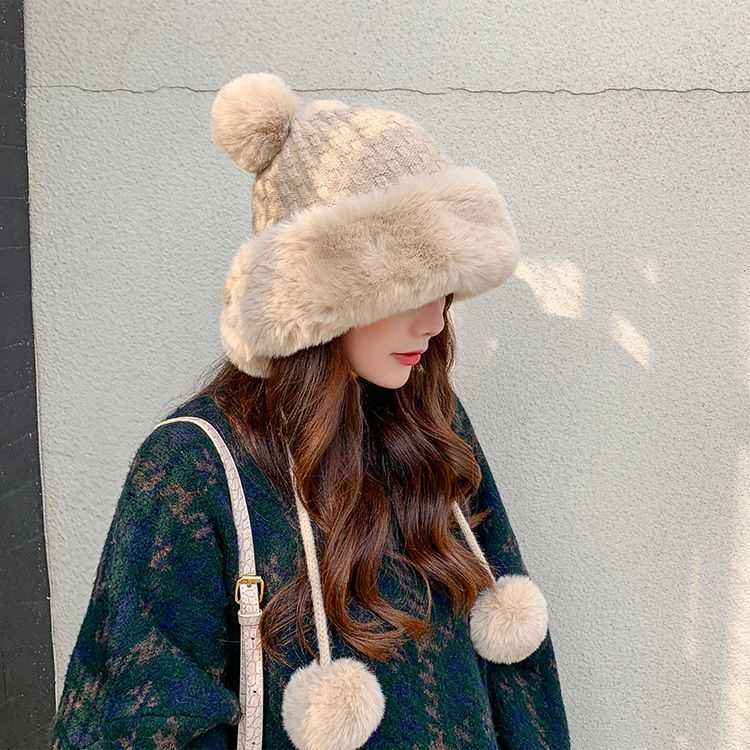 Cloches 2022 New Wool Hat Women's Winter Cute Wool Ball Pullover Hat Warm and Plush Ear Protection Riding Lei Feng Hat, Black four balls
Cloches 2022 New Wool Hat Women's Winter Cute Wool Ball Pullover Hat Warm and Plush Ear Protection Riding Lei Feng Hat, Black four balls