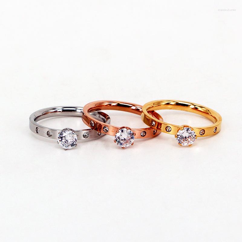 Wedding Rings Fashion Stainless Steel Rose Gold Color 1 Carat 6 Claw Love Crystal Finger Ring Women Party Gift
Wedding Rings Fashion Stainless Steel Rose Gold Color 1 Carat 6 Claw Love Crystal Finger Ring Women Party Gift